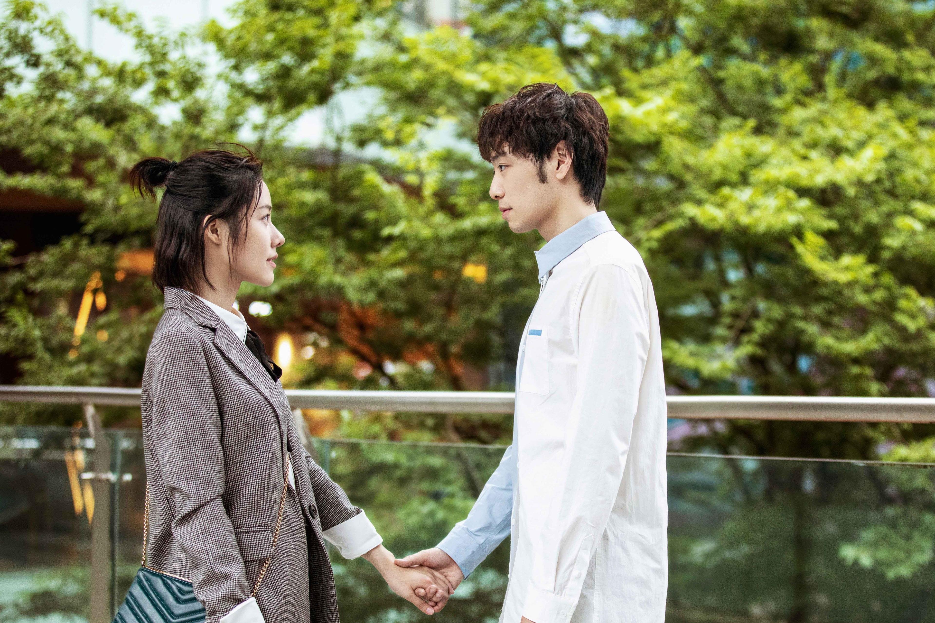 男子篮球训练营引入高强度轮换挑战增强体能储备,男子篮球运动